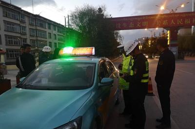 【云南】迪慶州建好“ 四好農(nóng)村路” 提升群眾獲得感 幸福感